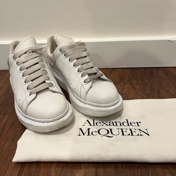 Alexander McQueen white Oversized Sneaker size 39 - Picture 3 of 6
